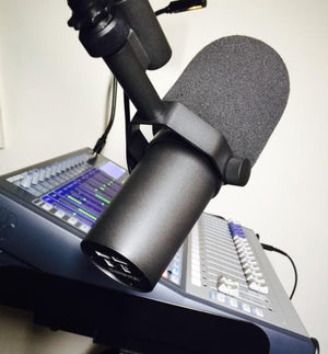 Shure SM7B - Cardioid Dynamic Vocal Microphone